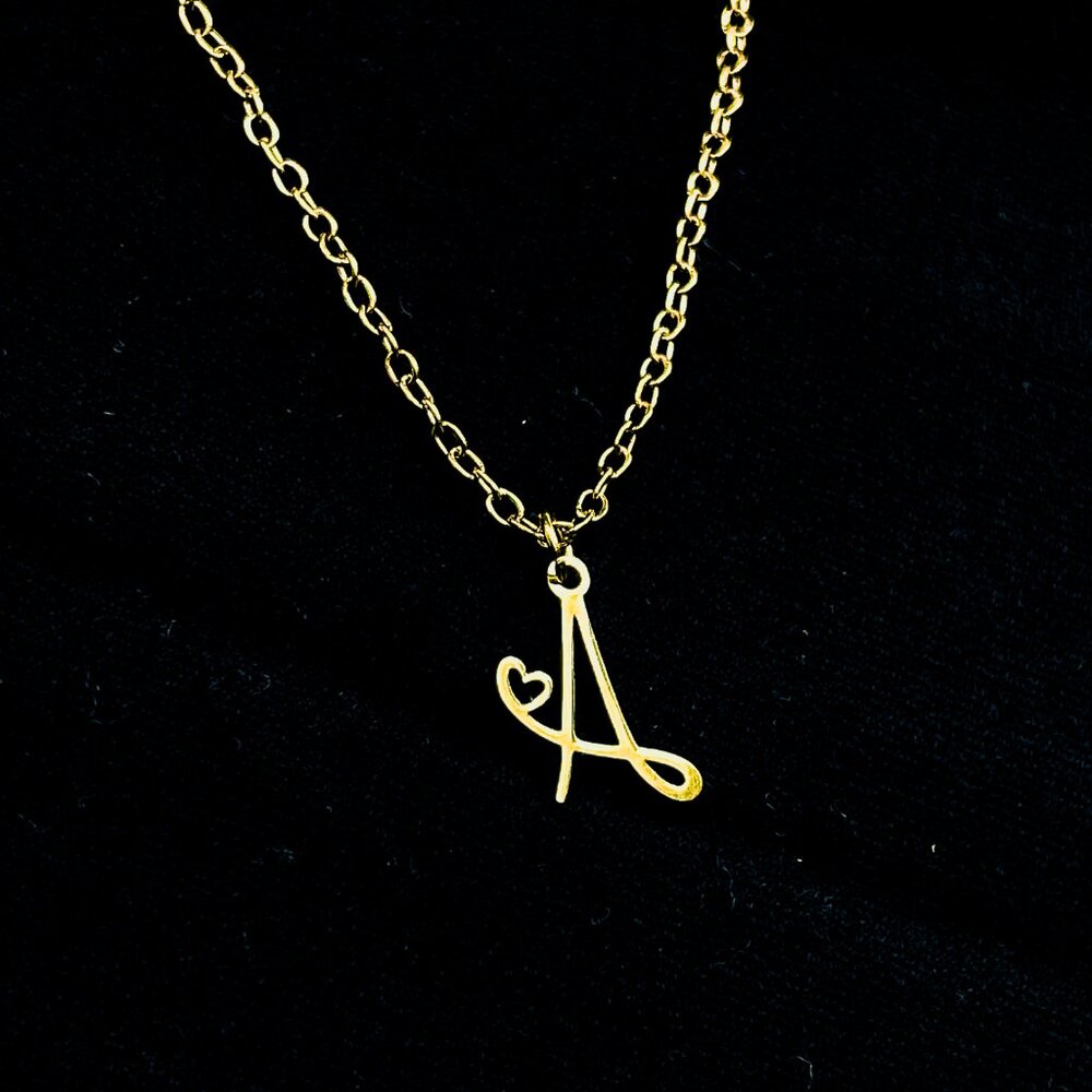 Letter "A" Name necklace Gold plated - Picture 2 of 4